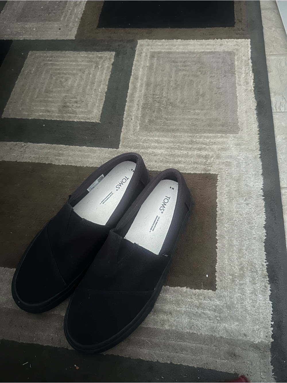 Toms women’s Slip-On Loafers in Black size 8